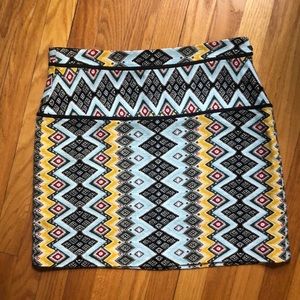 LOFT skirt Sz 10 geometric print with zipper